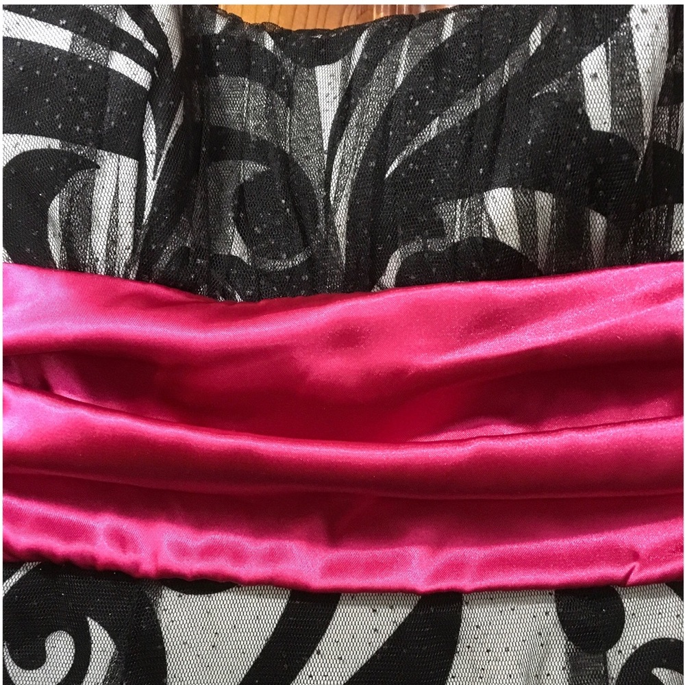 B. Darlin Sparkling Tule, Black, Cream & Hot Pink Party Dress Size Junior 5/6 - Picture 5 of 7